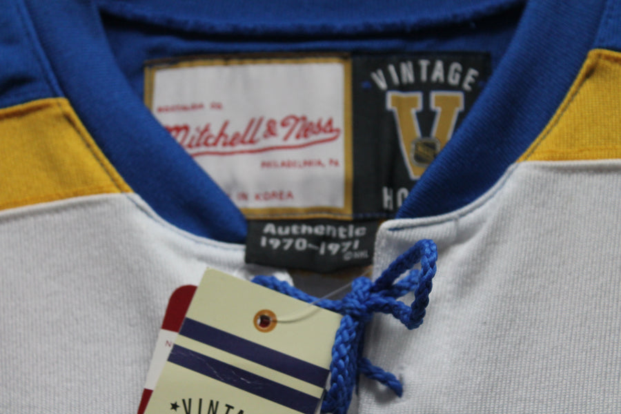 NHL Buffalo Sabres Mitchell & Ness Vintage Jersey - Size 60