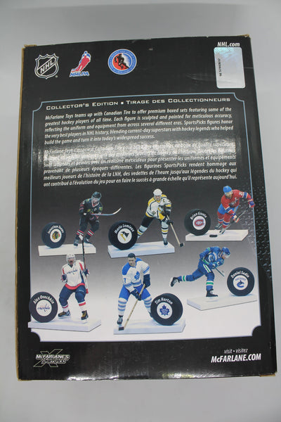 Tim Horton Collector's MCFARLANE - TORONTO MAPLE LEAFS - White JERSEY - with Puck