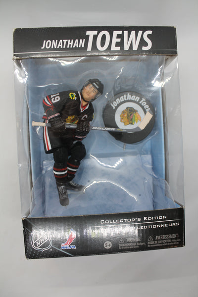 Jonathan Toews Collector's Edition Mcfarlane - Blackhawks - Black Jersey with Puck