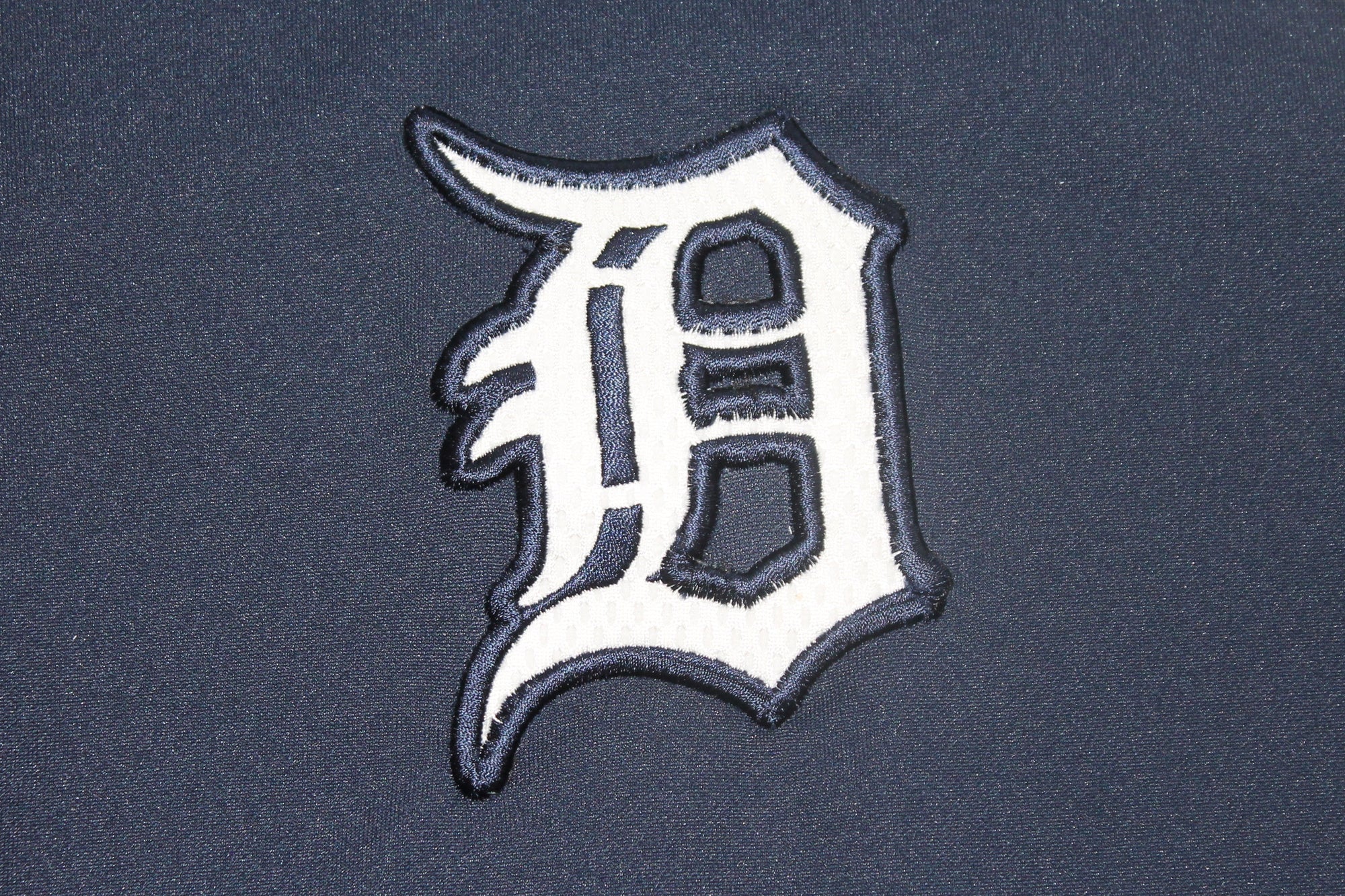 MLB Detroit Tigers Men's Long Sleeve - Majestic - Authentic Collection - Small