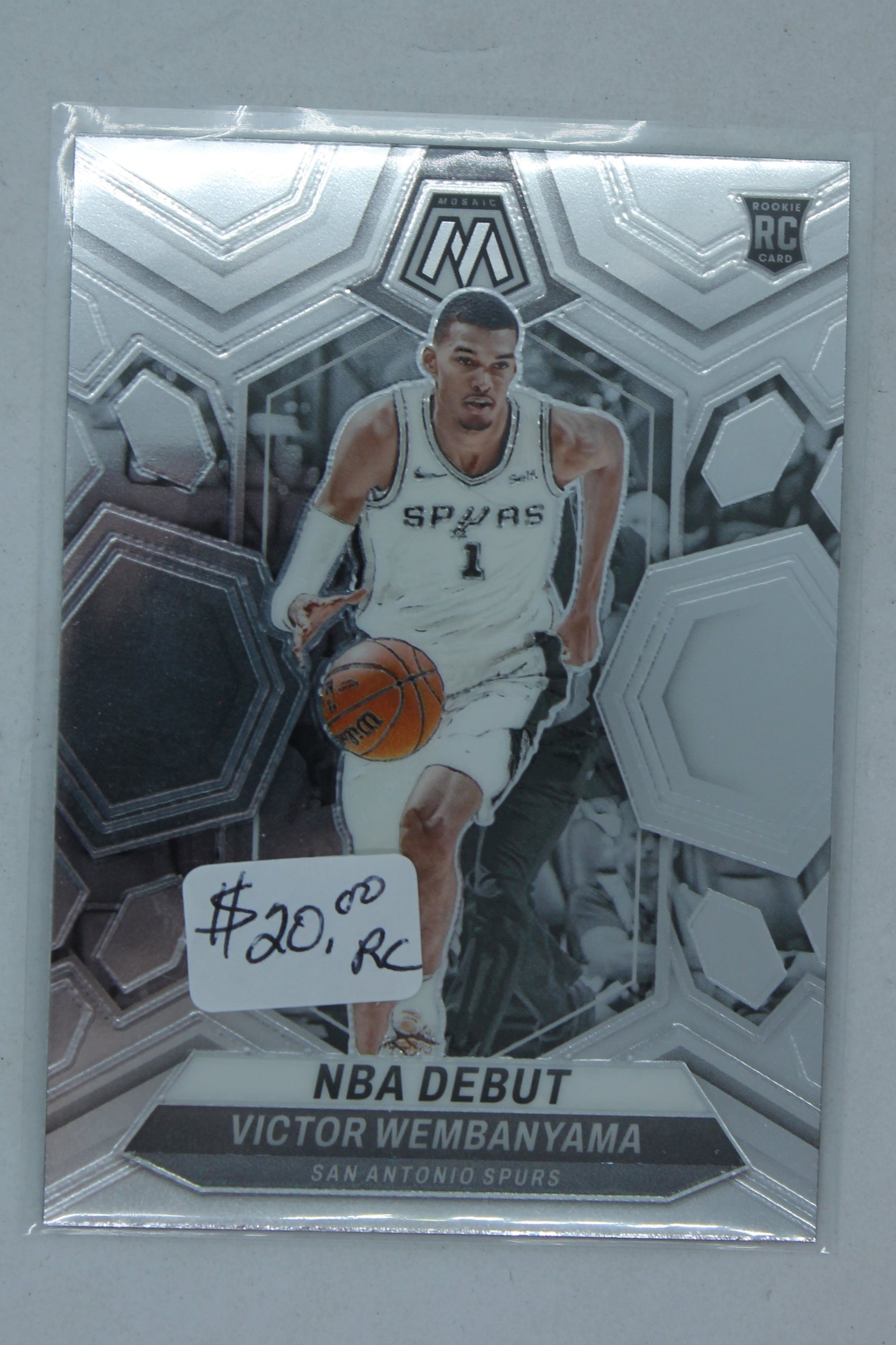 Victor Wembanyama 2023-24 Panini Mosaic NBA Debut Rookie Card