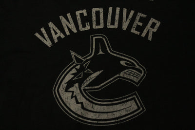 NHL Vancouver Canucks Men's Old Time Hockey Leonard L/S Tee (Black & Grey)