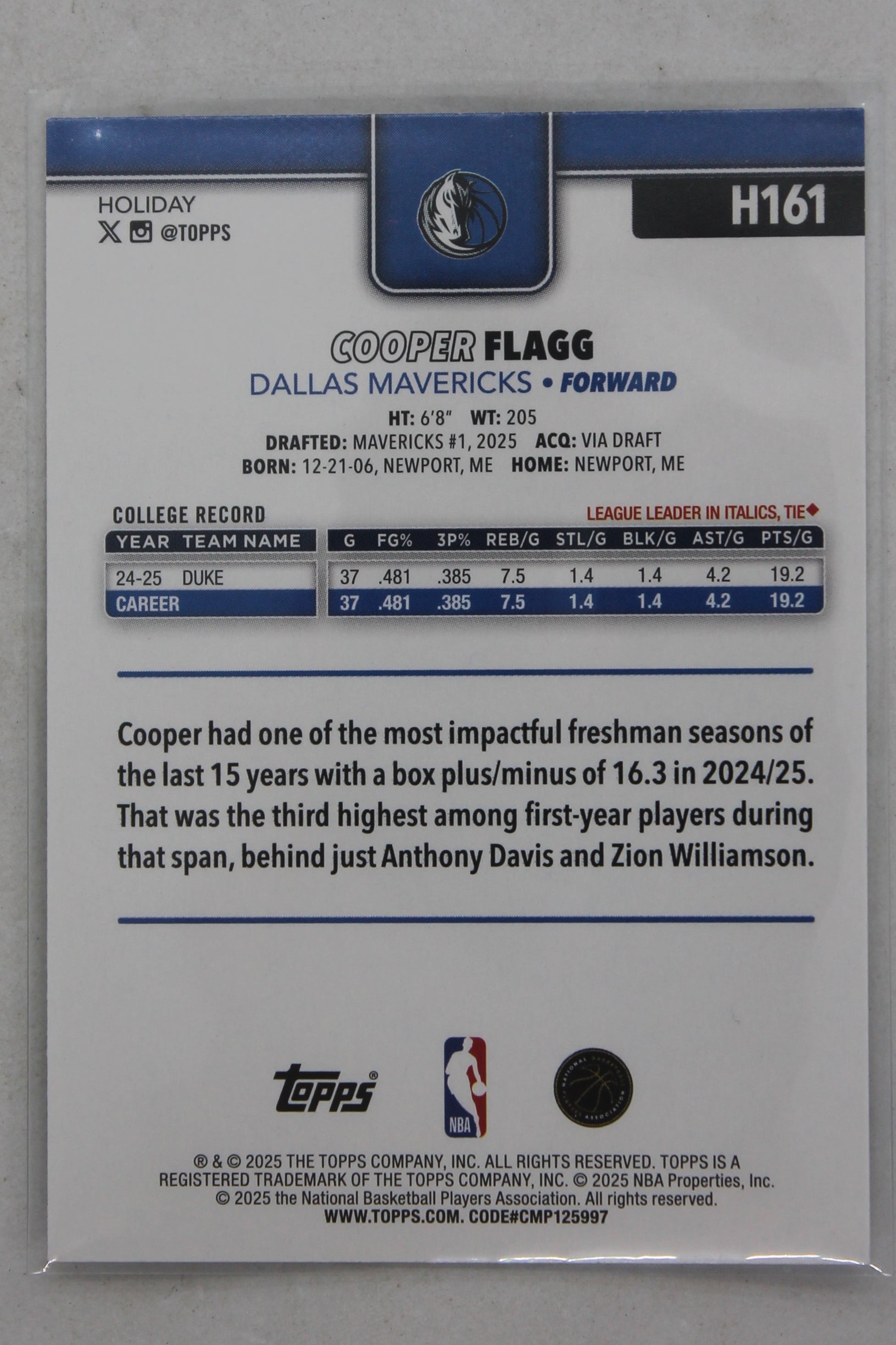 Cooper Flagg 2025-26 Topps Holiday Rookie Card