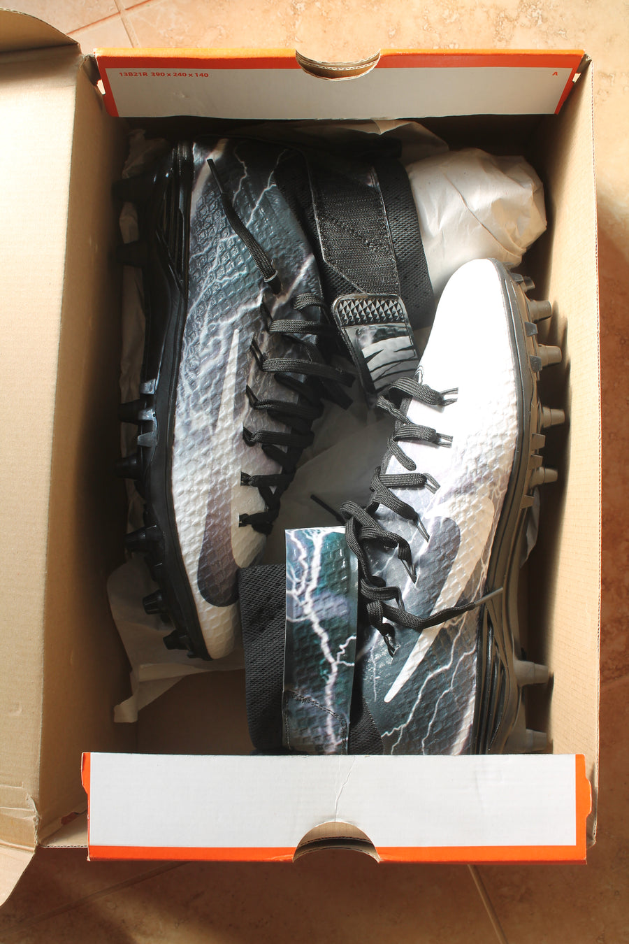 NIKE LUNARBEAST ELITE TD LTNG FOOTBALL CLEATS - SIZE 10.5 (Sale)