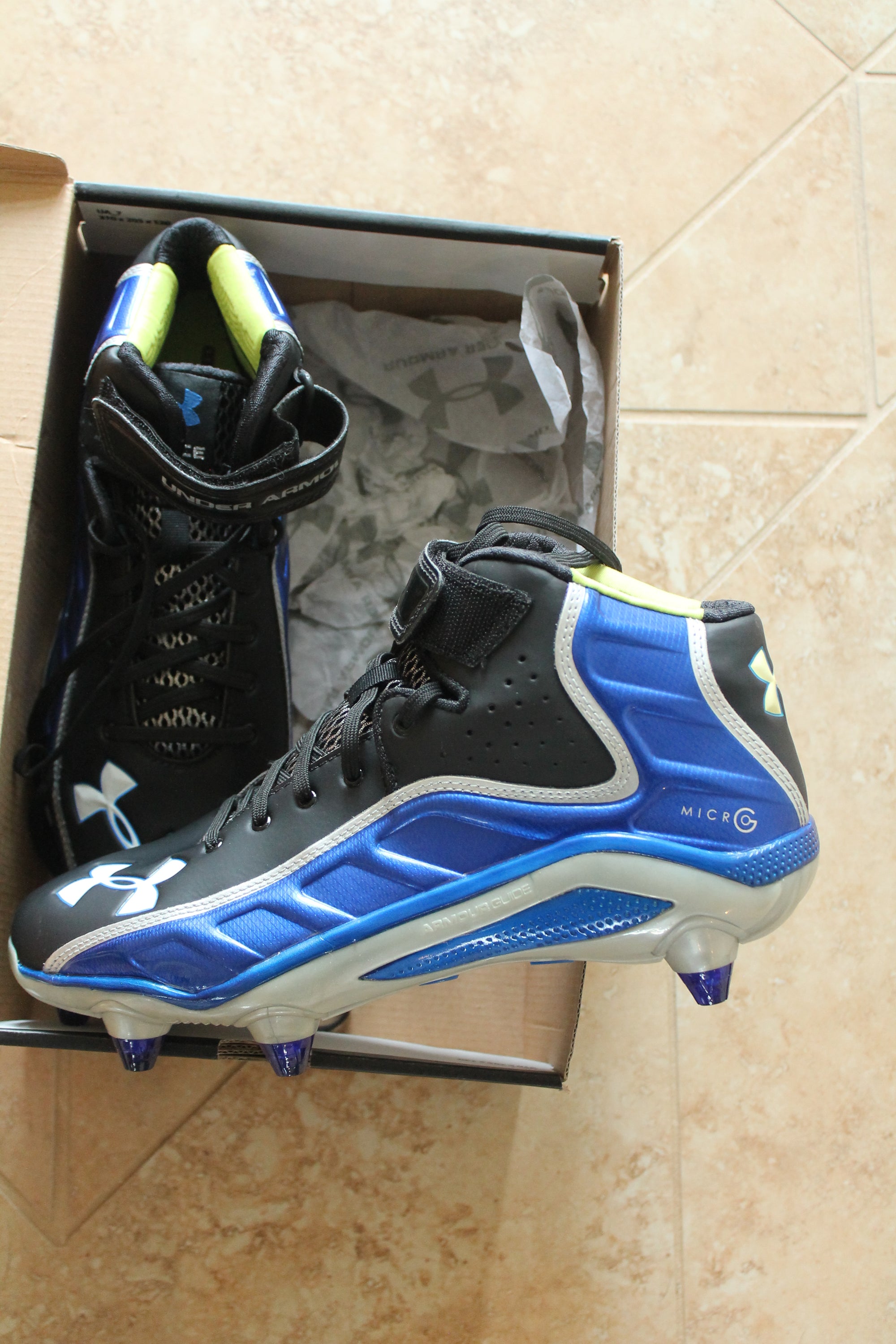 Under Armour Nitro III Low MC  FOOTBALL CLEATS -  SIZE 9 (Sale)