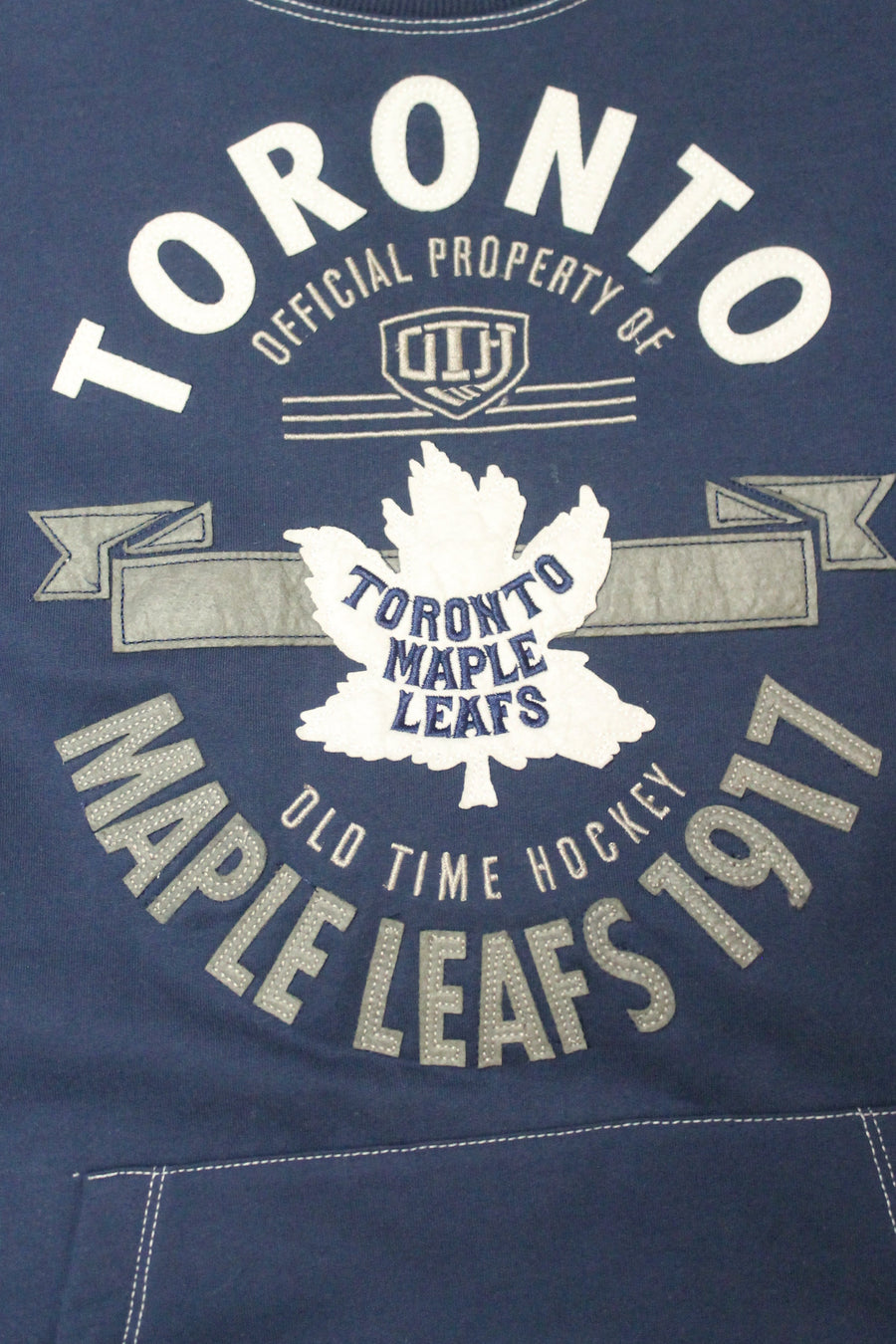 NHL Toronto Maple Leafs Old Time Hockey Men's Causeway Collection Sweater - Medium