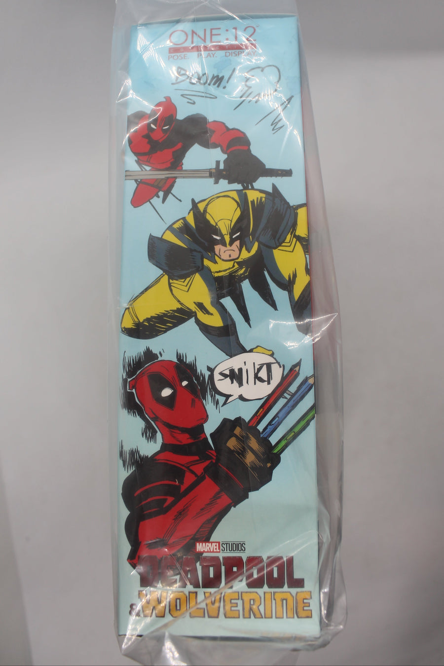ONE:12 Deadpool Deluxe Edition Figure (Deadpool & Wolverine) - Mezco Toyz