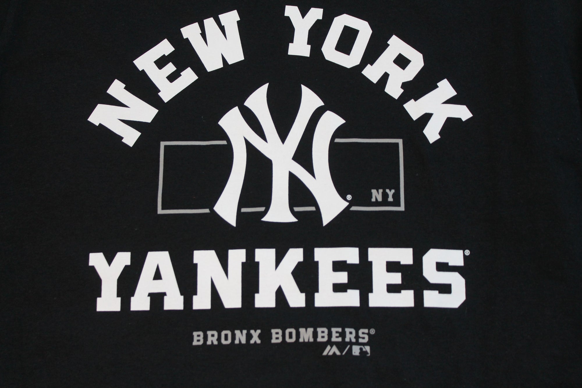 MLB New York Yankees Men's Tee - Majestic - Bronx Bombers
