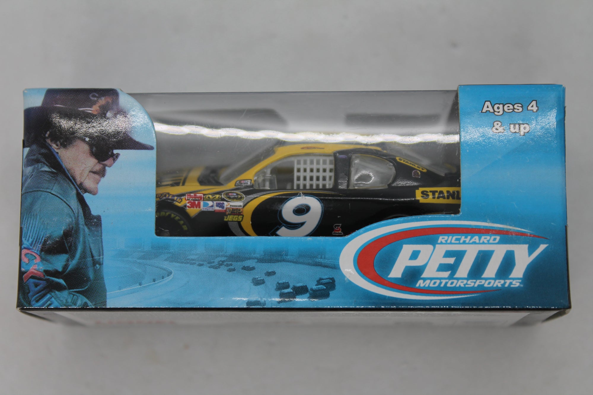 Marcos Ambrose #9 2012 Fusion Stanley 1:64 diecast - Richard Petty Motorsports