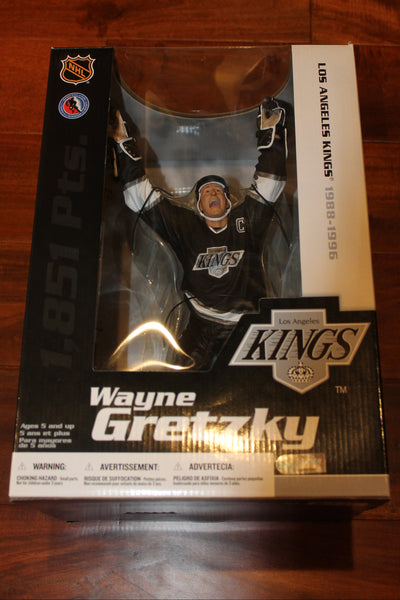 WAYNE GRETZKY MCFARLANE LEGENDS 12" L.A. KINGS ACTION FIGURE