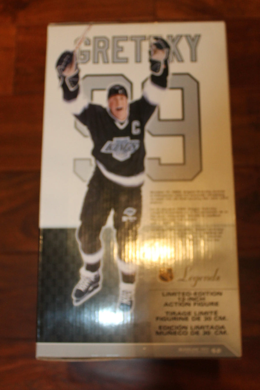 WAYNE GRETZKY MCFARLANE LEGENDS 12" L.A. KINGS ACTION FIGURE
