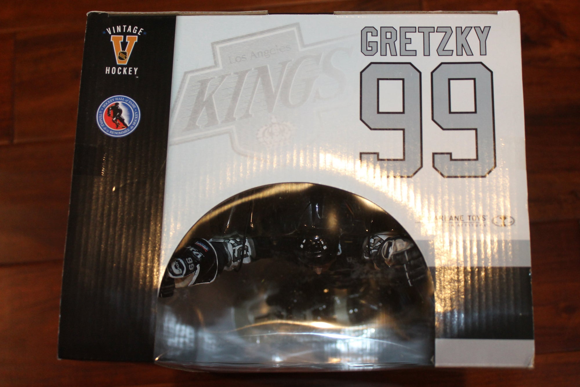 WAYNE GRETZKY MCFARLANE LEGENDS 12" L.A. KINGS ACTION FIGURE