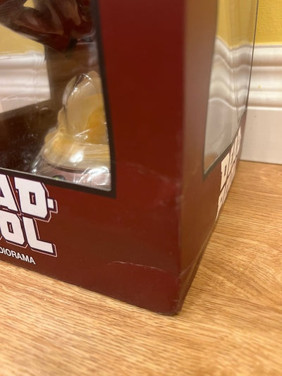 Marvel Legends Deadpool 2 PVC Diorama Gallery Diamond Select Figure (some box damage-see pics)