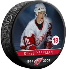 NHL Detroit Red Wings Steve Yzerman #19 Hockey Puck
