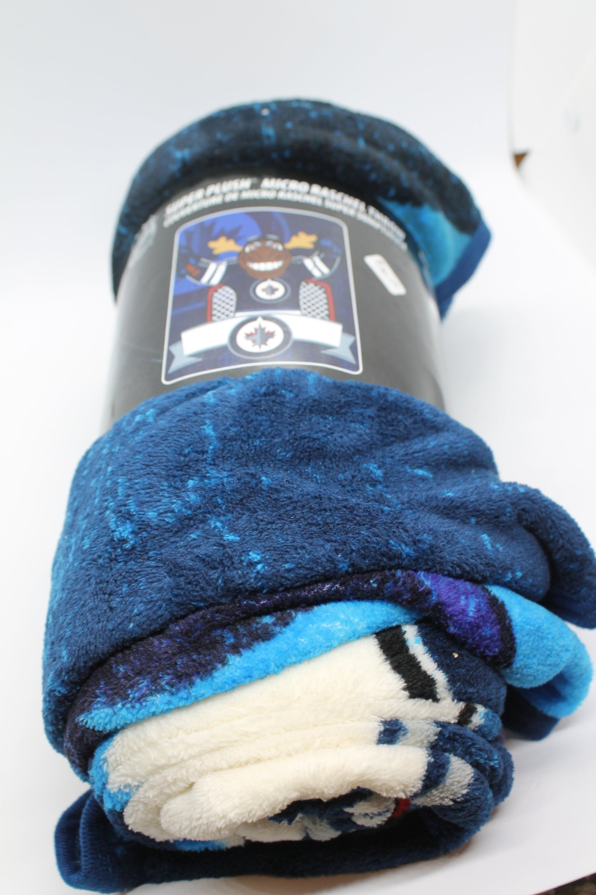 Winnipeg Jets Mascot Super Plush Throw (Blanket)