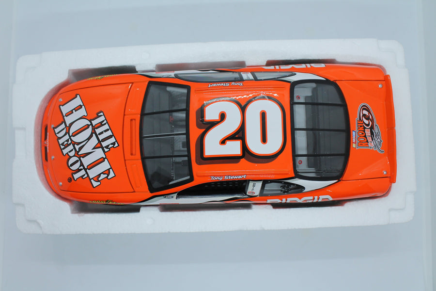 Tony Stewart #20 The Home Depot Rookie of the Year 2000 1:18 Diecast