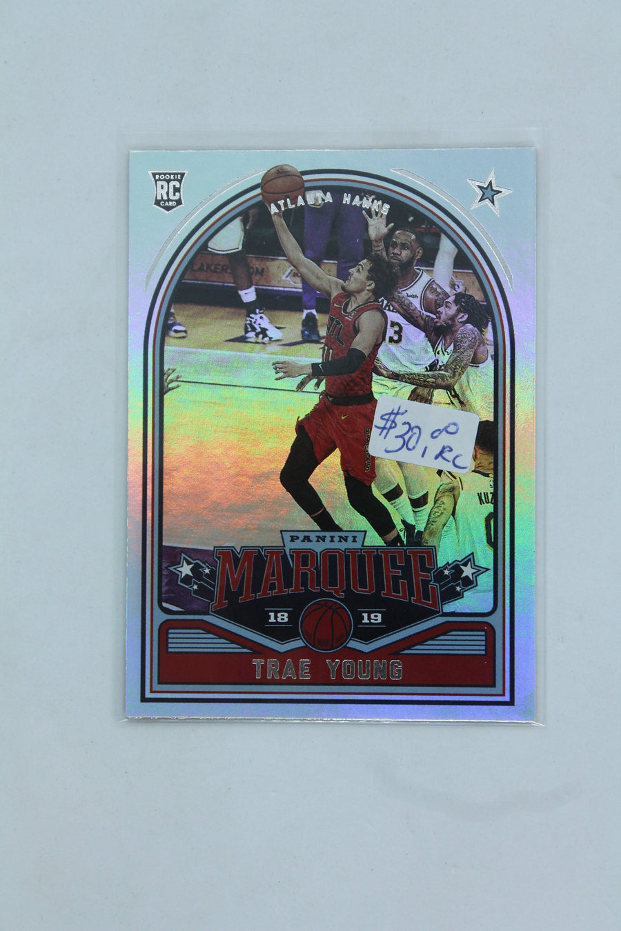 Trae Young 2018-19 Panini Chronicles Marquee Rookie Card