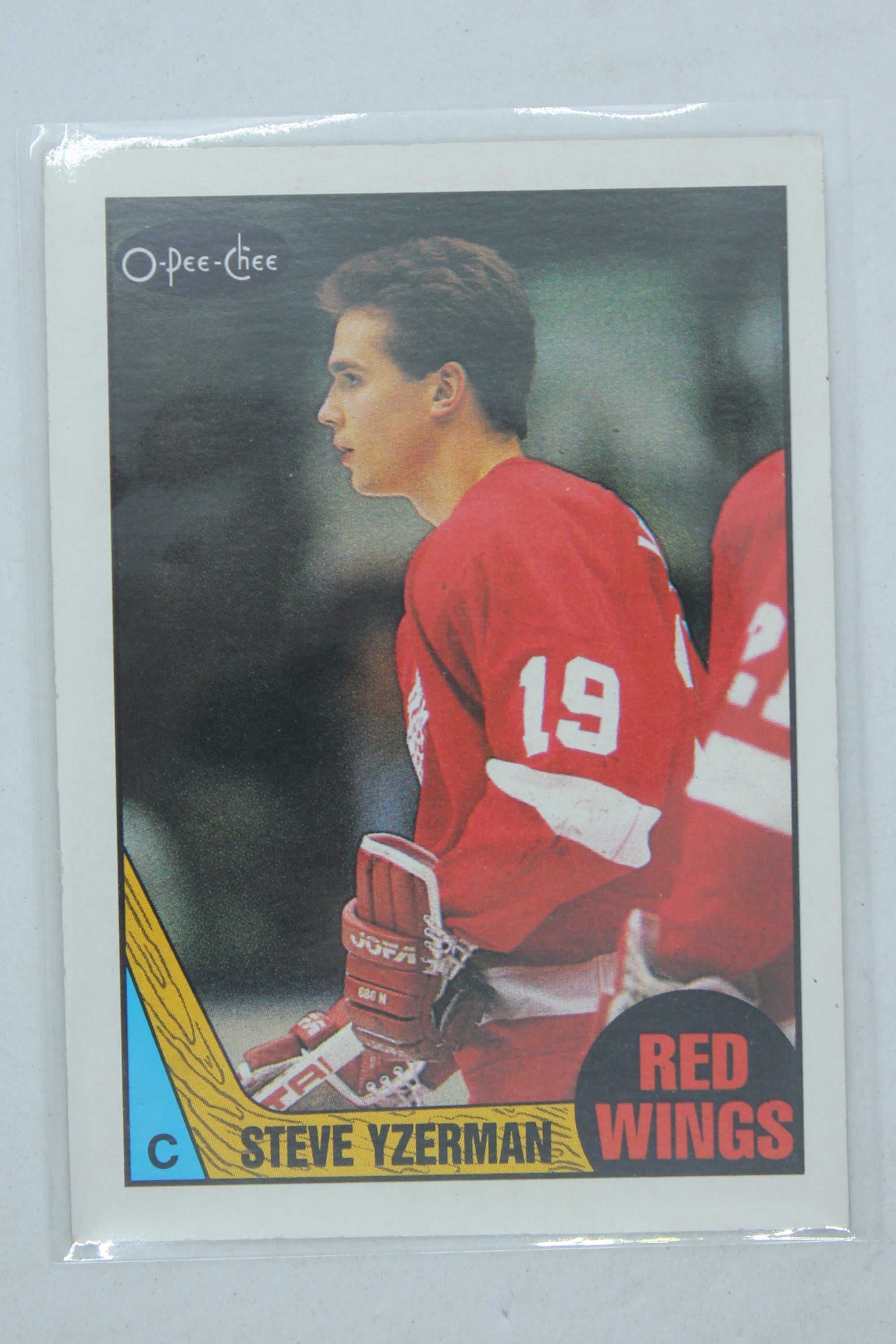 Steve Yzerman HOF (4th Year) 1987-88 O-Pee-Chee - [Base] #56 Card