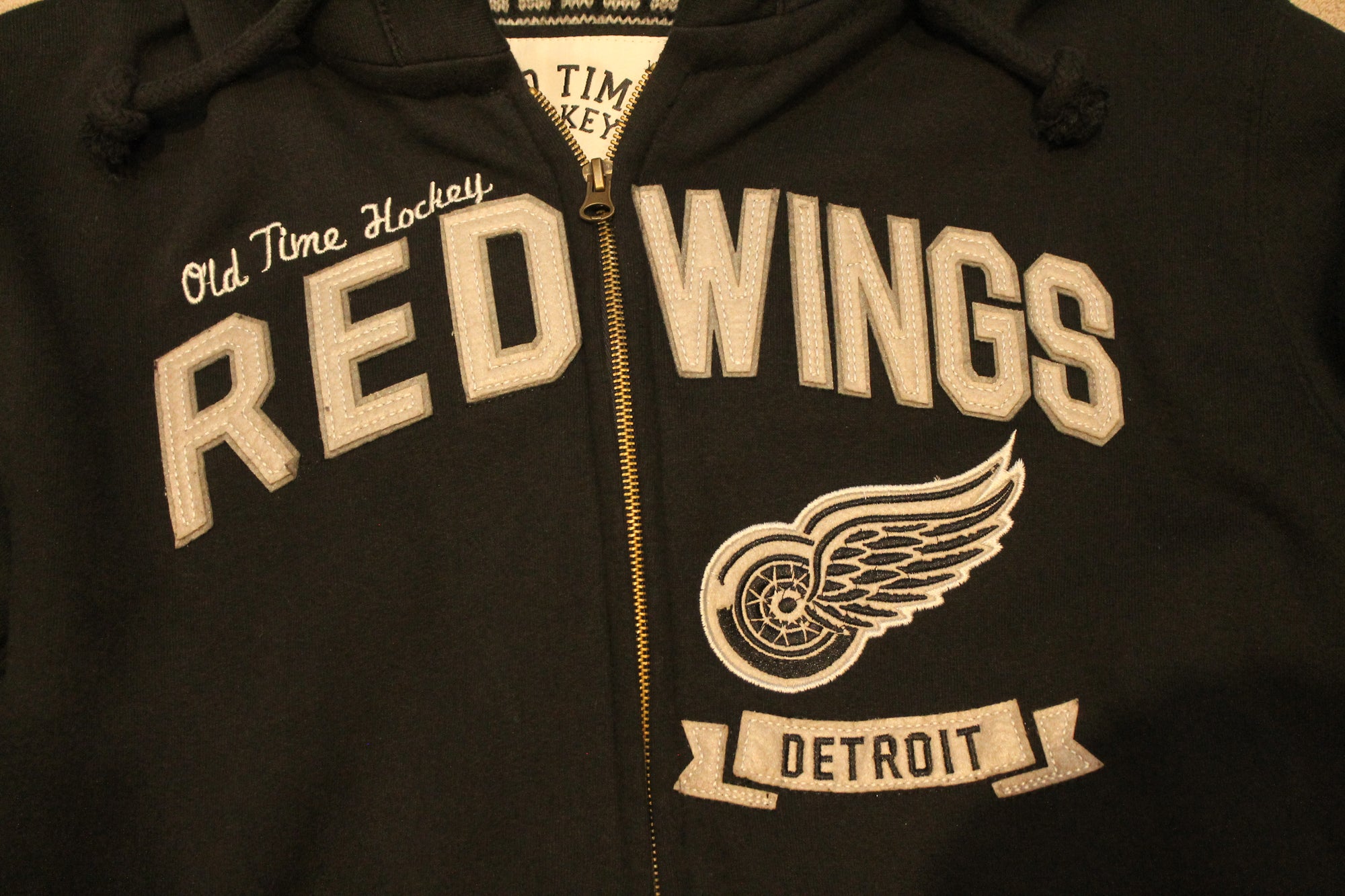 NHL Detroit Red Wings Old Time Hockey Men's Causeway Collection Zip-Up - XXLarge - fits small