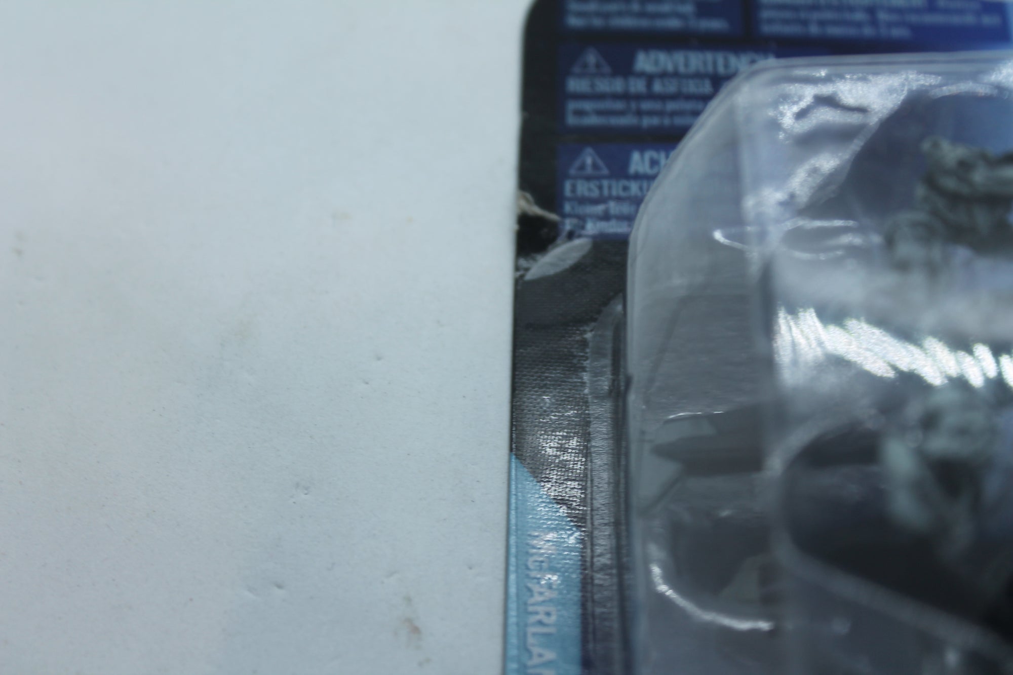 Halo Micro Ops Series 1  (2012) McFarlane toys, Banshee (slight cardboard damage)