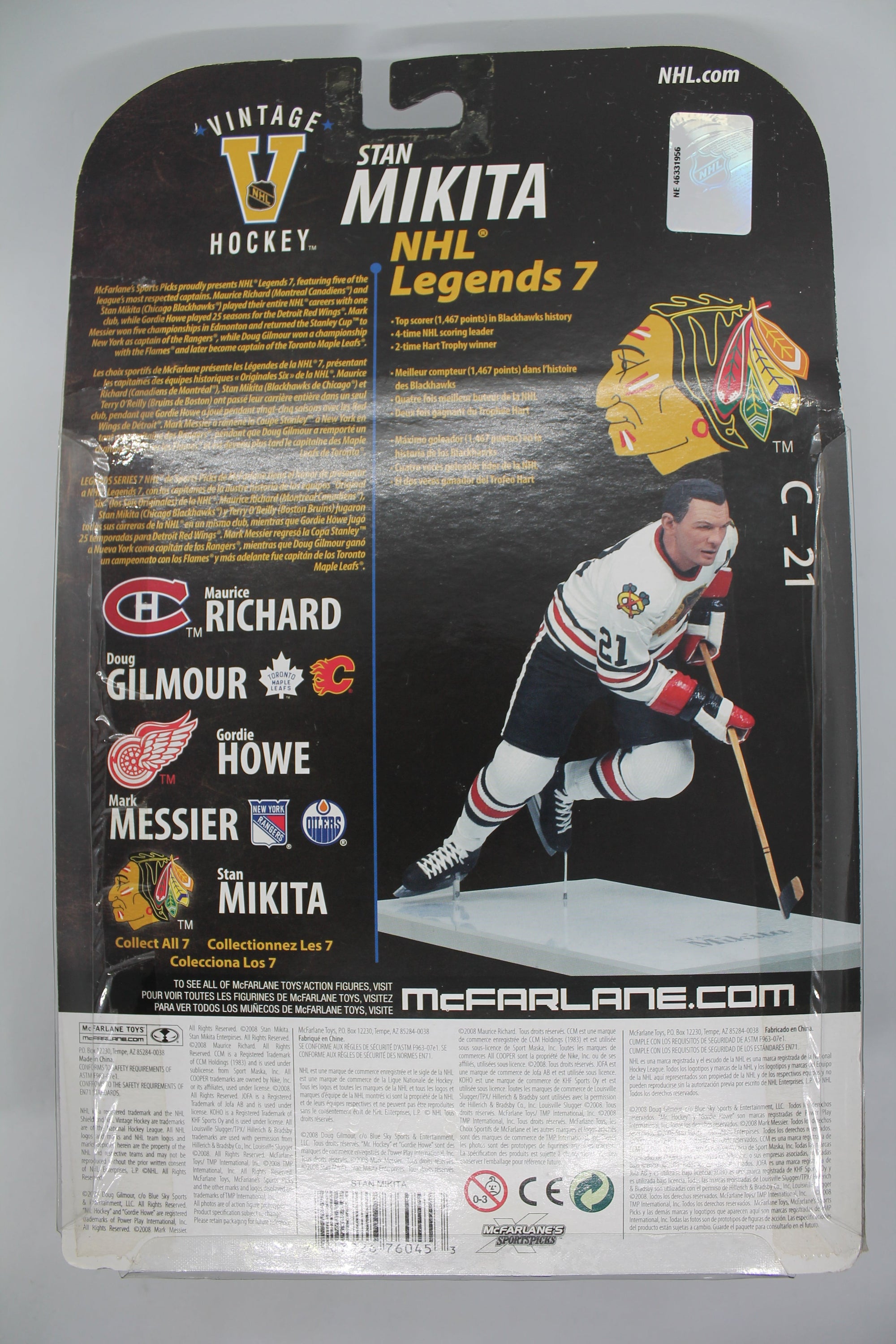 Stan Mikita Mcfarlane NHL Legends 7 -  Chicago Blackhawks - small crease in cardboard