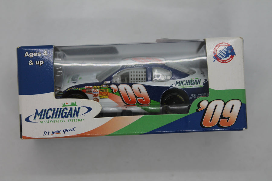 Michigan International Speedway Nascar 2009 1:64 Stock Car