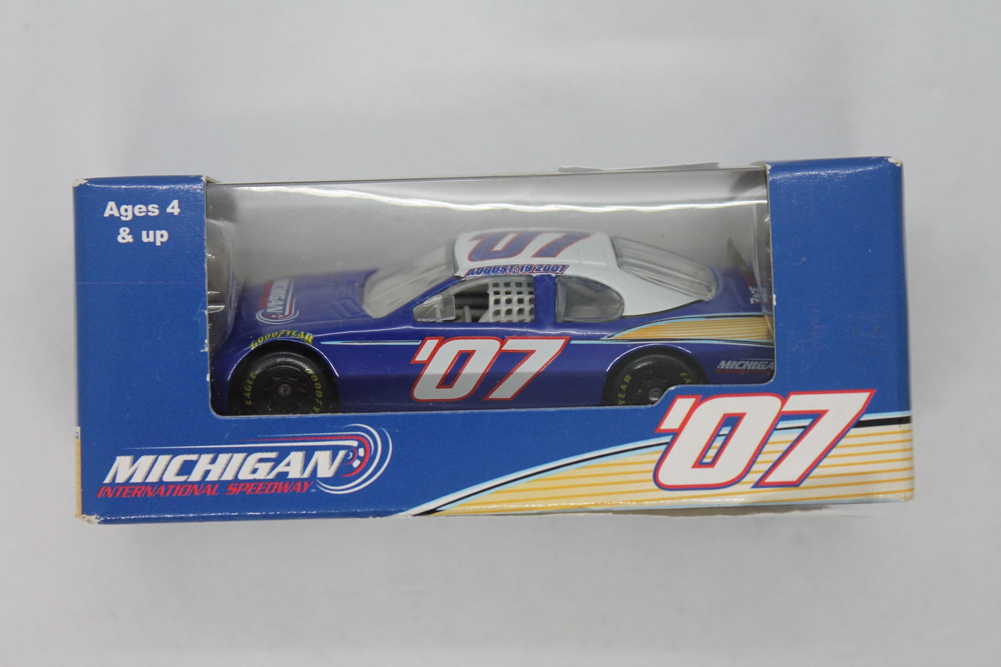 Michigan International Speedway Nascar 2007 1:64 Stock Car