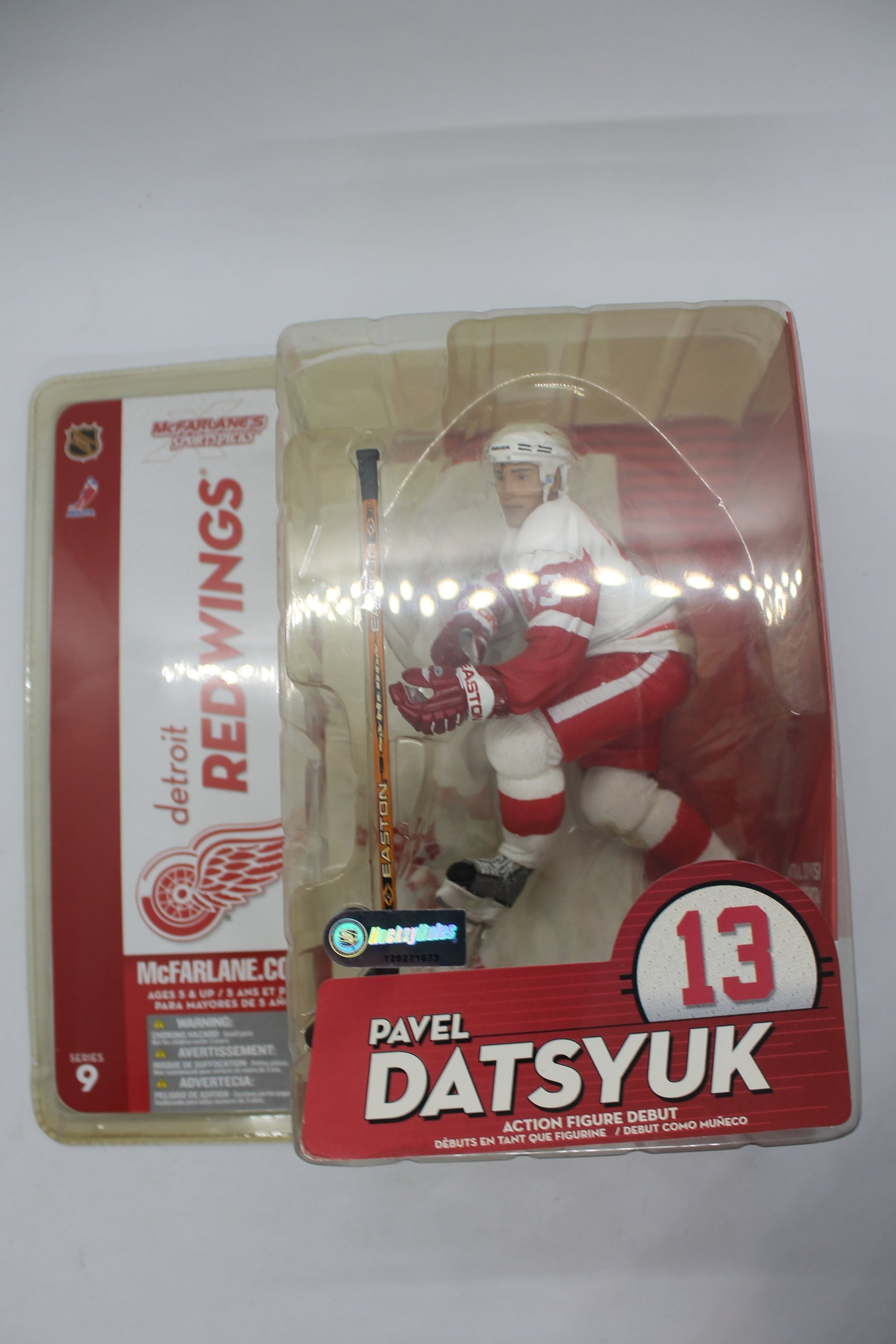Pavel Datsyuk McFarlane NHL Hockey Series 9 - Detroit Red Wings - Yellowed Clamshell