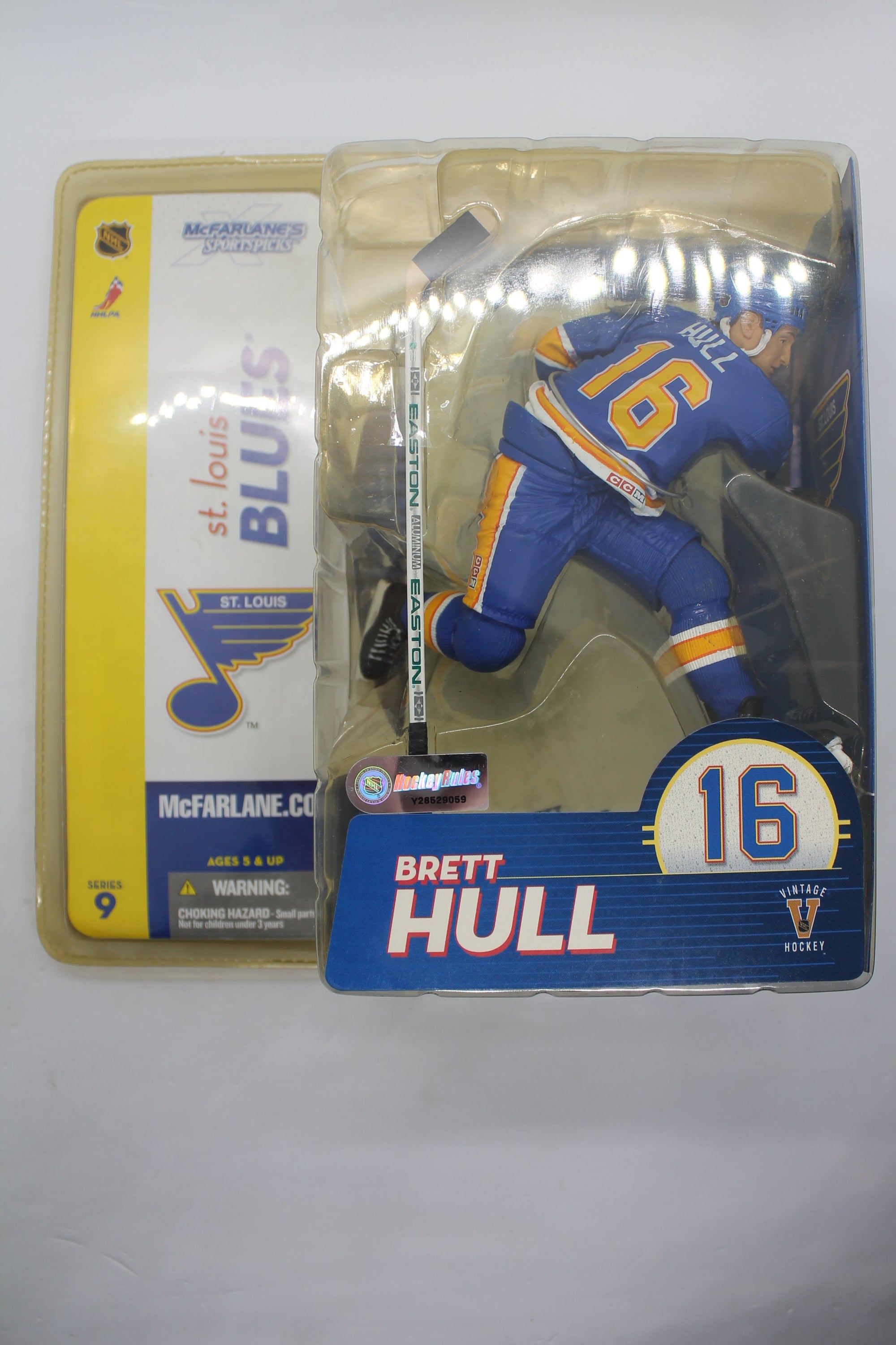 Brett Hull McFarlane NHL 9 - Variant - St. Louis Blues - Yellowed Clamshell