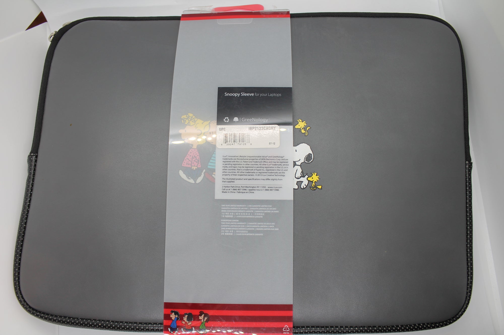 Peanuts -  Laptop Snoopy Sleeve - iLuv