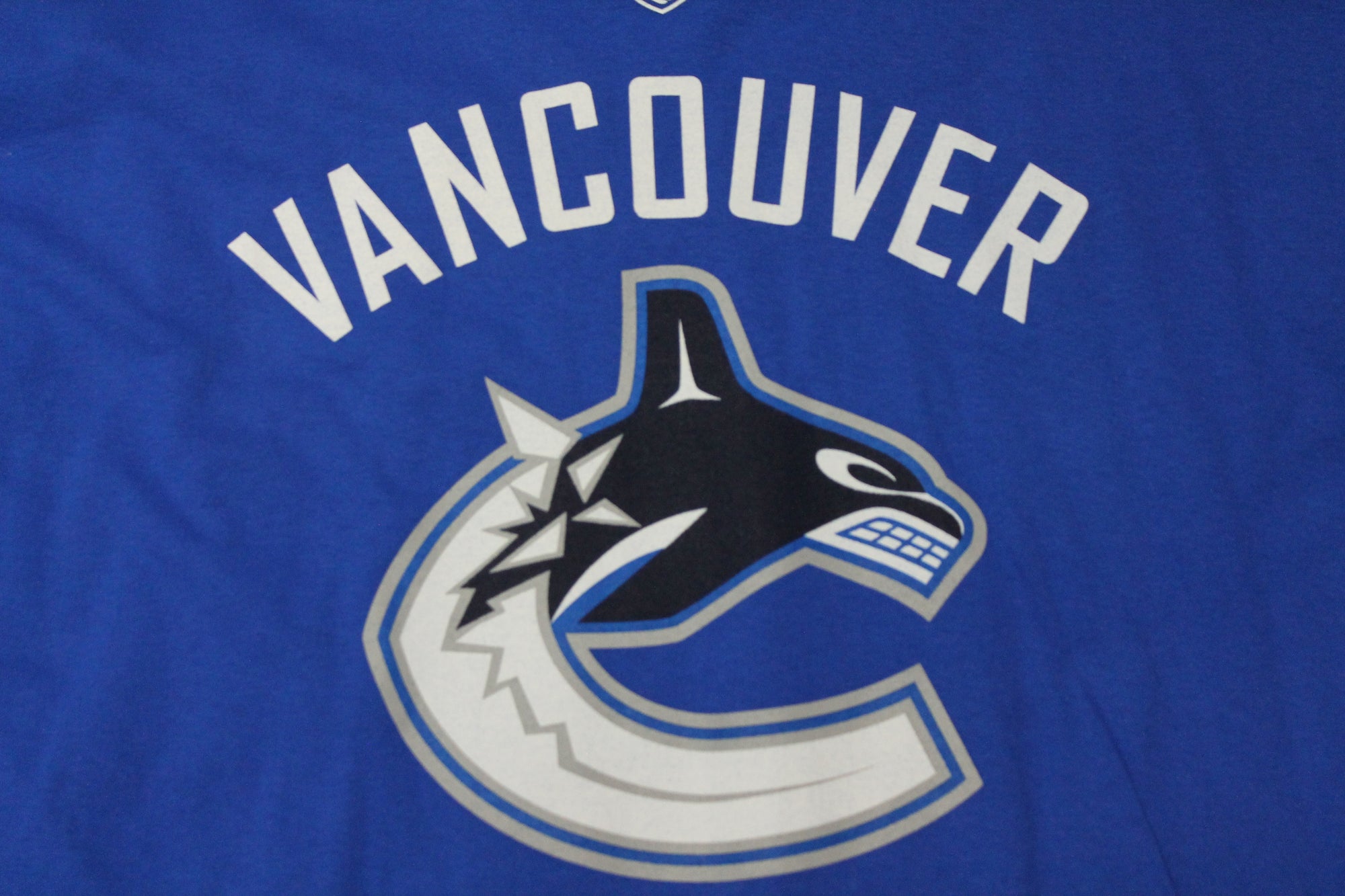 NHL Vancouver Canucks Men's Old Time Hockey Biggie Tee - XXXLarge