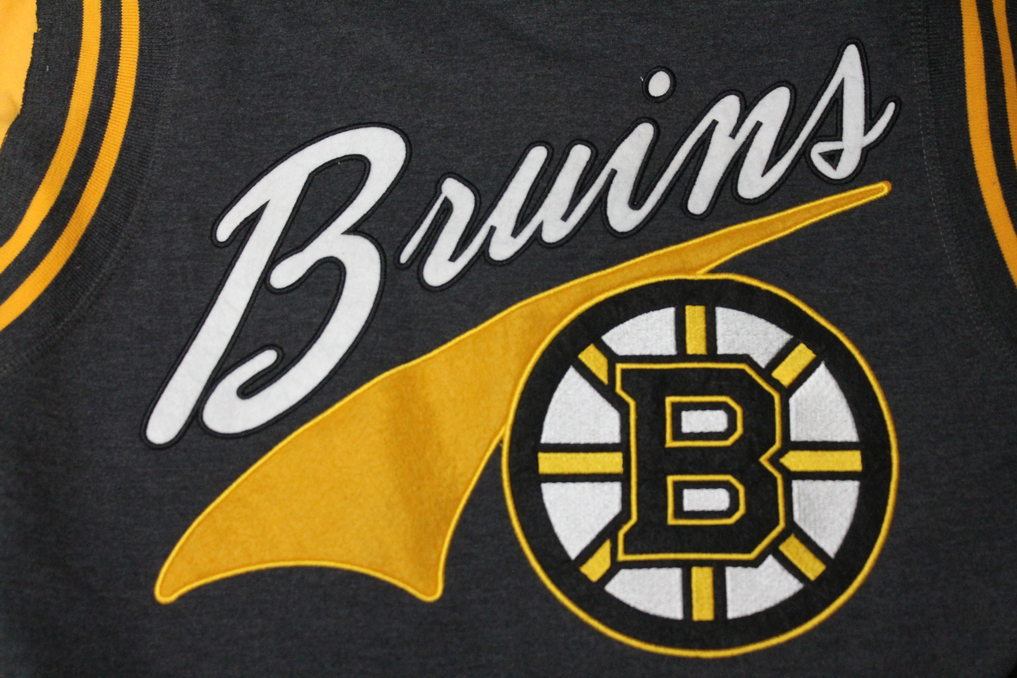 NHL Boston Bruins Men's Old Time Hockey Zip-Up Hoodie - Large - Fits small
