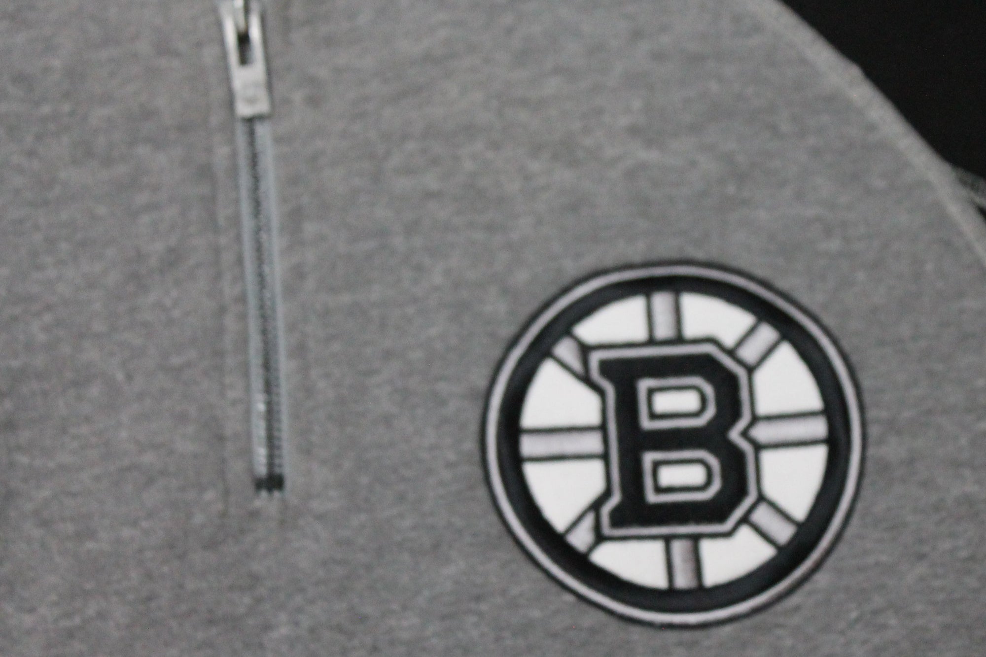 NHL Boston Bruins Men's Old Time Hockey Long Sleeve 1/4 Zip - Small