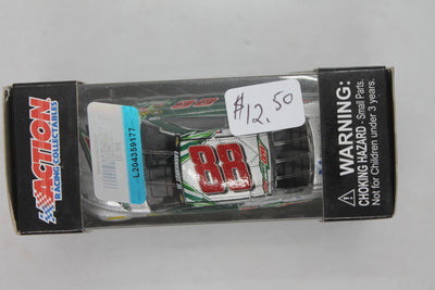 Dale Earnhardt Jr. #88 Diet Mountain Dew (2015) 1/64 Diecast