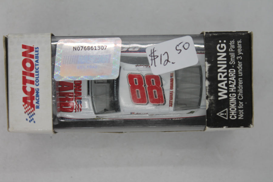 Dale Earnhardt Jr. #88 National Guard 2013 SS 1/64 Diecast