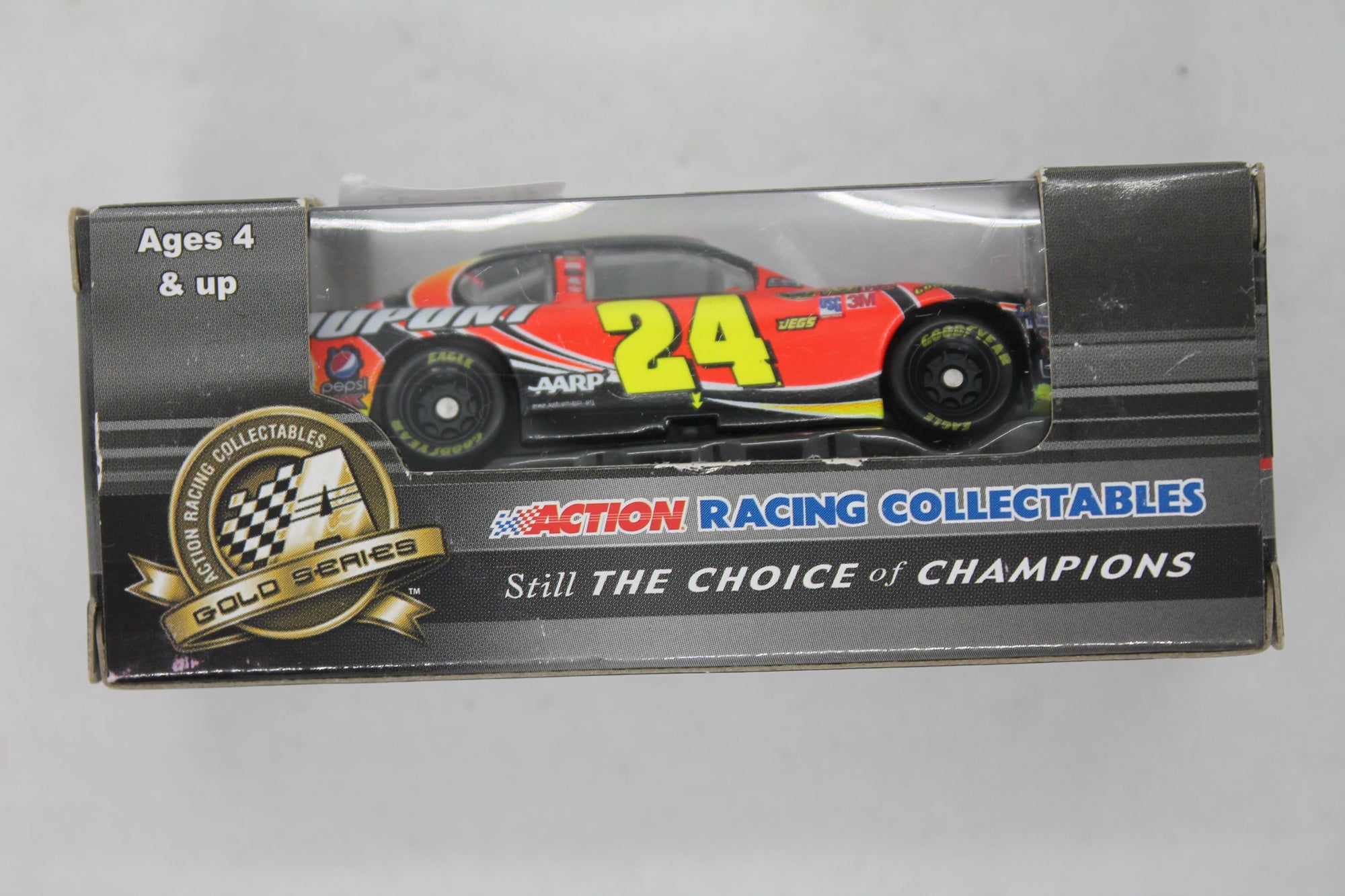 2012 Jeff Gordon #24 Dupont 1/64 diecast