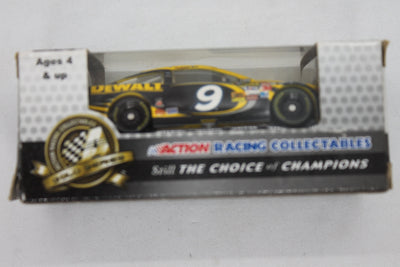 Marcos Ambrose #9 2013 Fusion Stanley 1:64 diecast - Richard Petty Motorsports