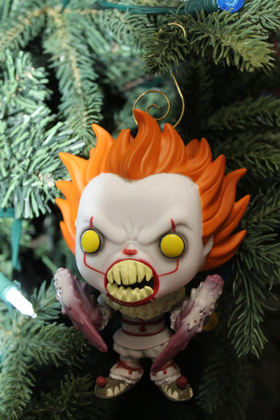 XMAS Funko POP Pennywise (With Spider Legs) #542 IT Ornament - Damaged Box