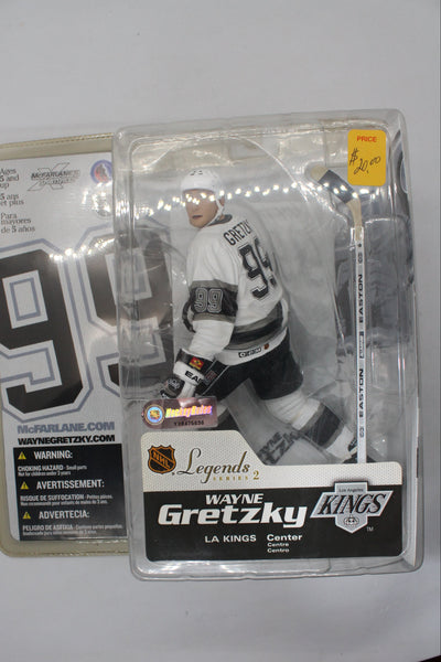 McFarlane NHL Legends Series 2 Wayne Gretzky Kings 6" Action Figure 2005 - Yellowed Clamshell