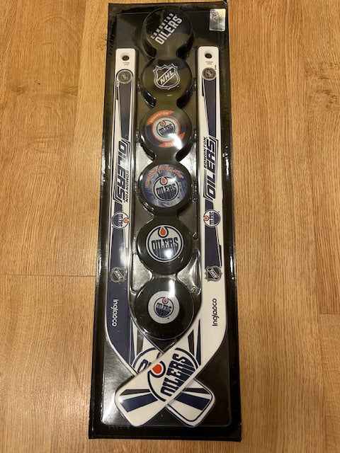 NHL Edmonton Oilers 2 Plastic Mini  Sticks with 6 Foam Pucks