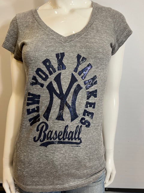 MLB New York Yankees Women's Heathered Grey Tee (online only)