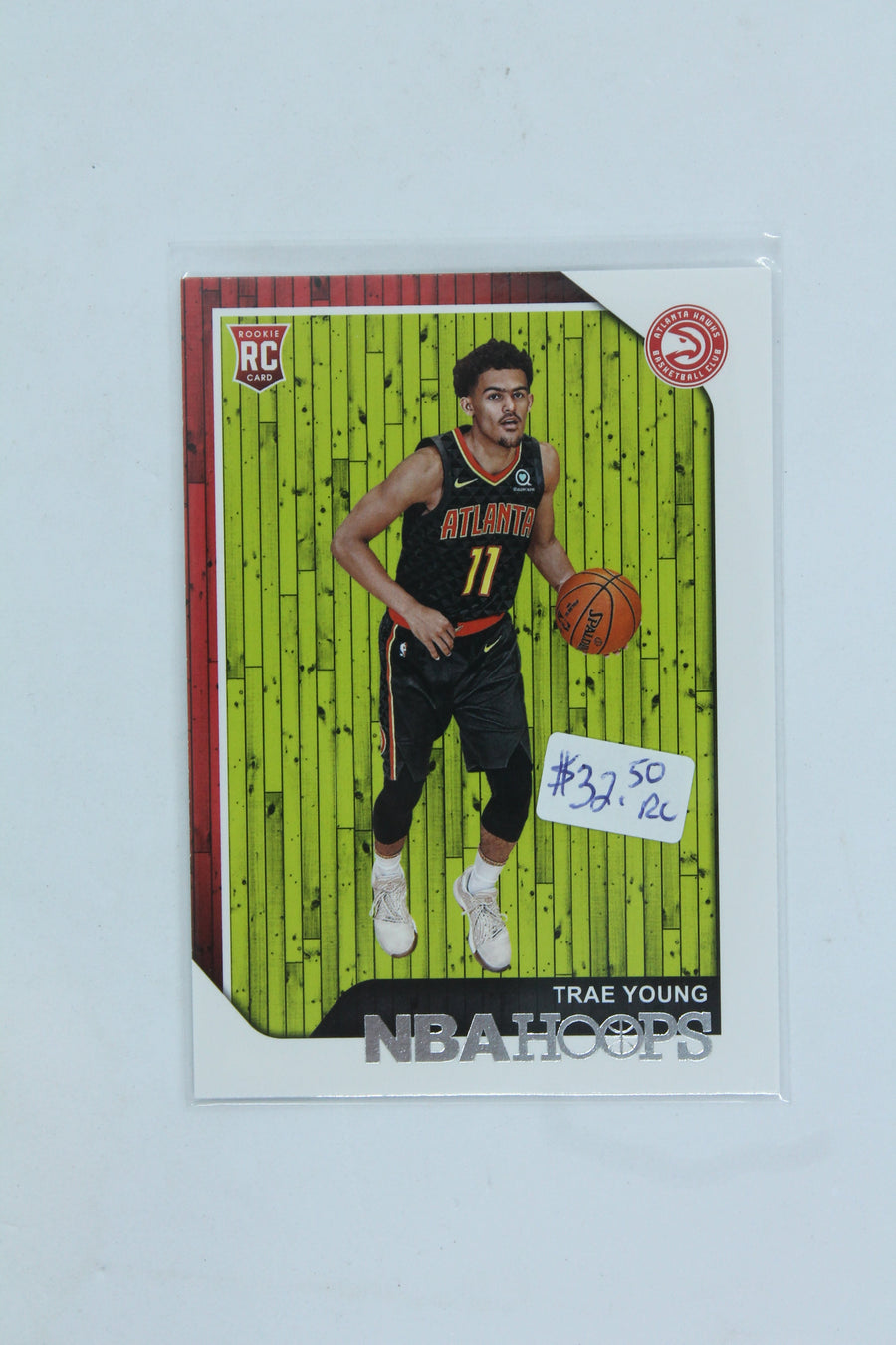 Trae Young 2018-19 Panini NBA Hoops Rookie Card