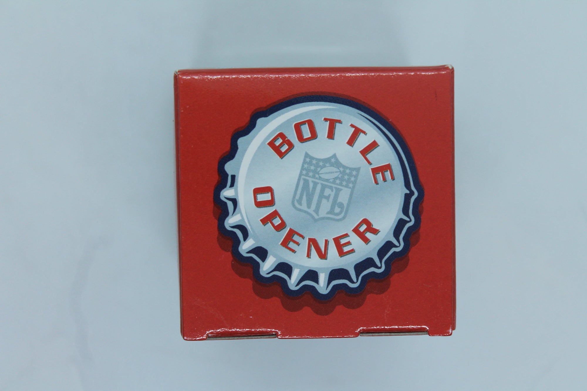 NFL - Tampa Bay Buccaneers Helmet Magnet Opener