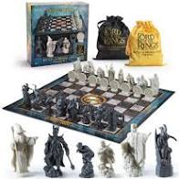 The Lord of the Rings Chess Set - Battle for Middle-Earth -Board Game